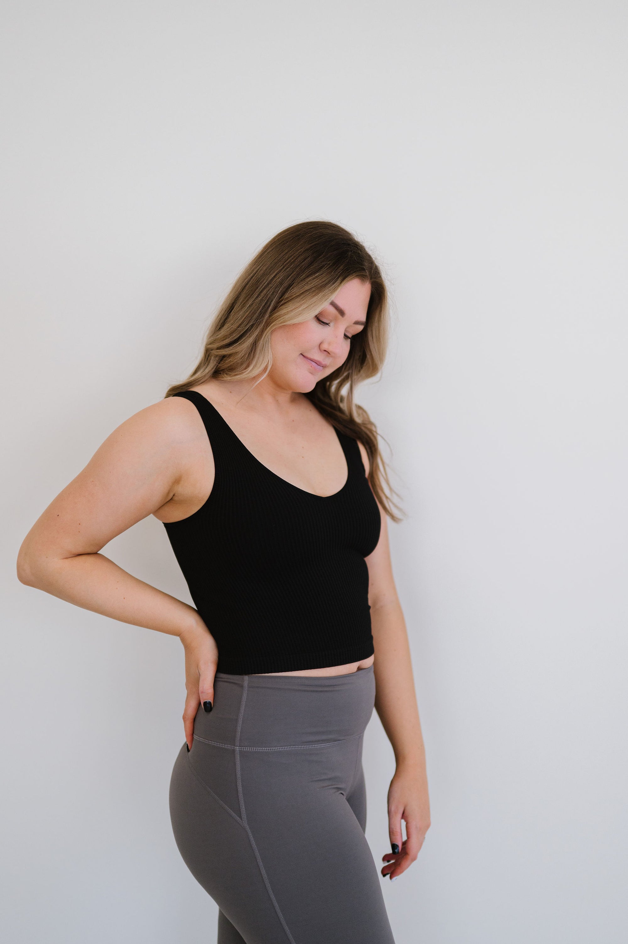 Brami V-Neck Crop - Black