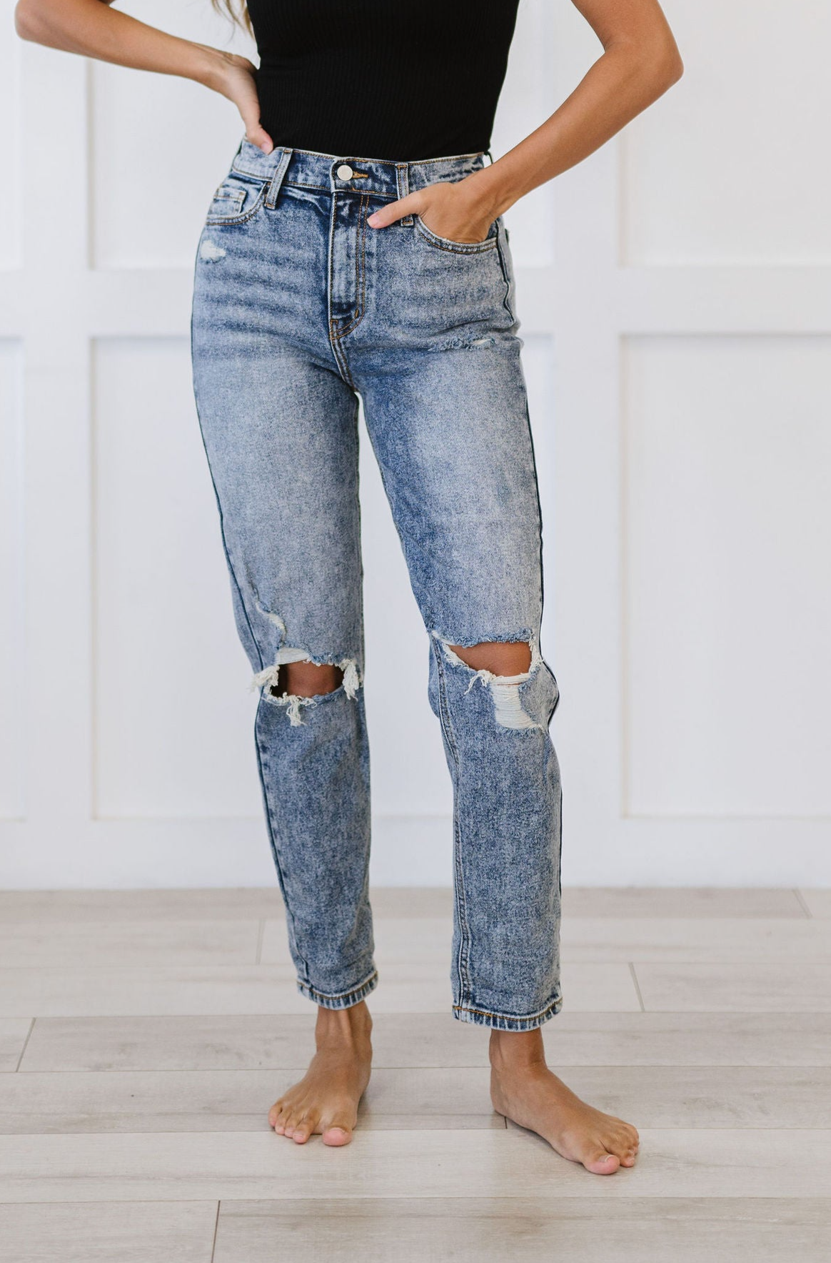 High Rise Distressed Mom Jean *RESTOCKED*