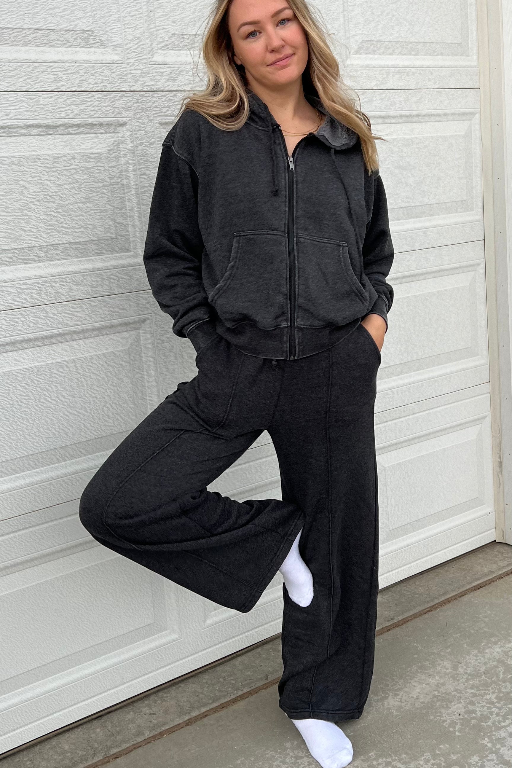 Saturday Afternoon Relaxed Sweatpants - Black