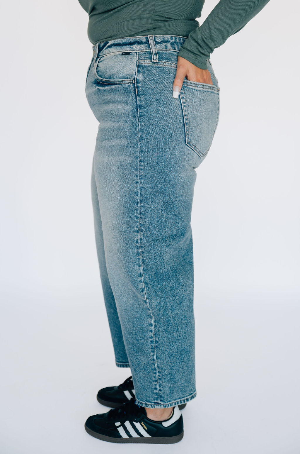 High Rise Barrel Jean - Light Wash