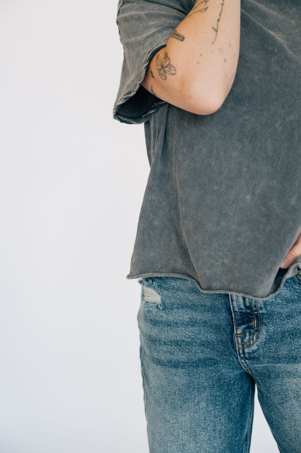 Perfect Washed Raw Hem Tee - Gray